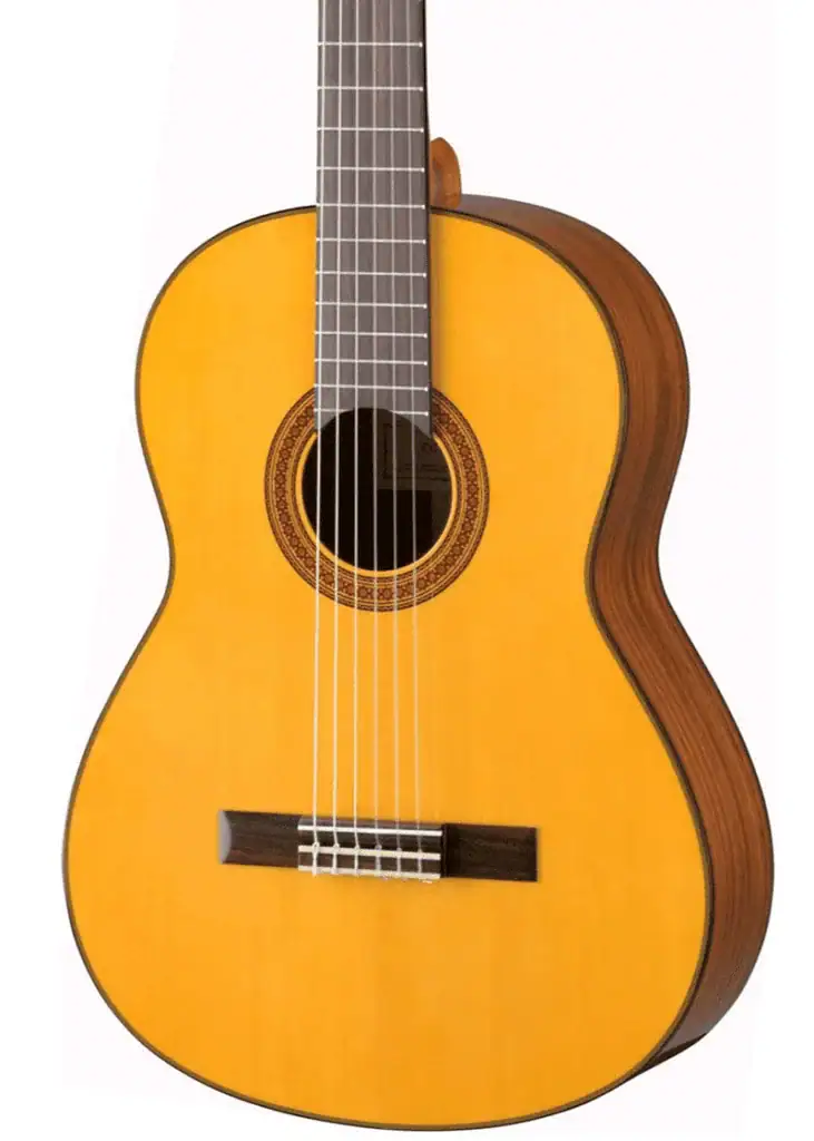 yamaha cg162s spruce top classical guitar natural Guitarra clásica Yamaha CG162S detalle del cuerpo