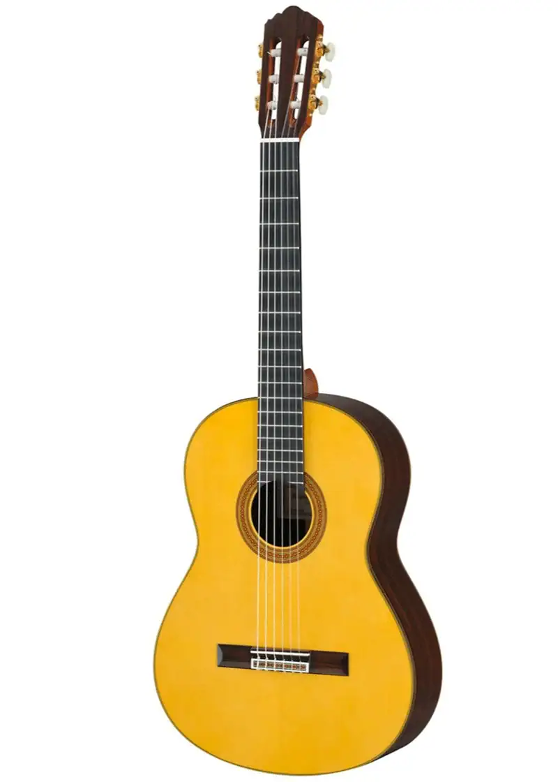 yamaha gc32 handcrafted cedar classical guitar Guitarra clásica Yamaha GC32 vista frontal Natural Spruce